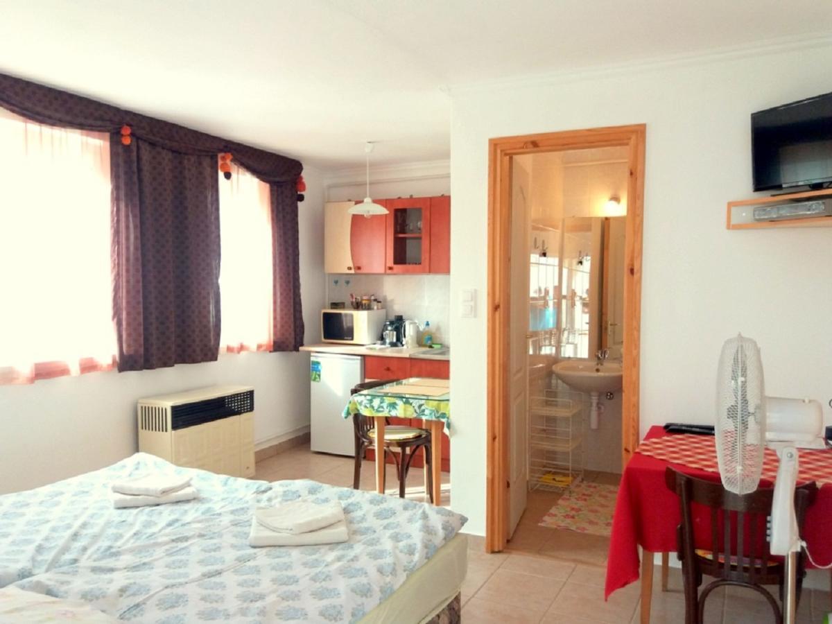 Julia Vendeghaz Sarrod Hotel Luaran gambar